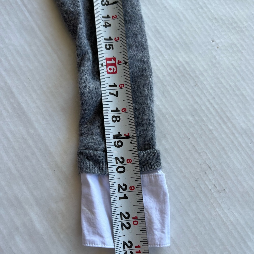 Saks Fifth Avenue Gray Sweater with White Accent - Picture 7 of 8